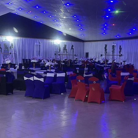Murphy'S Mansion Resort Umuahia Bagian luar foto