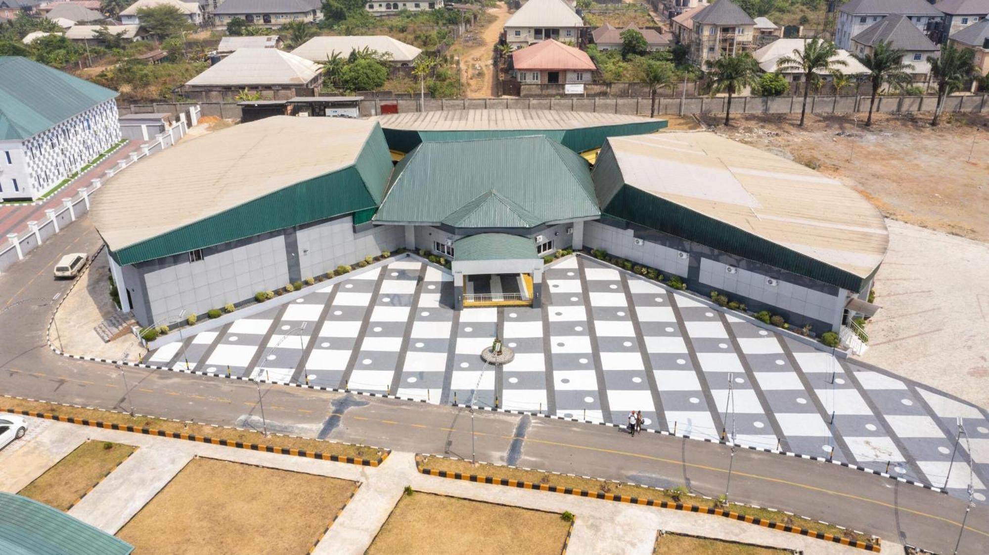Murphy'S Mansion Resort Umuahia Bagian luar foto
