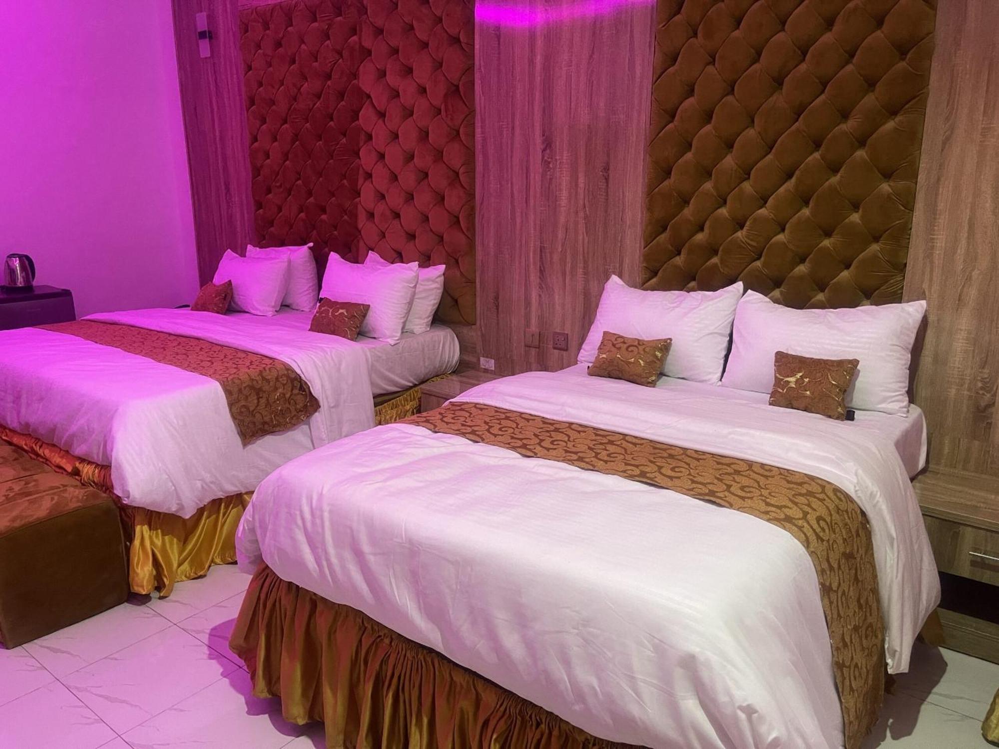 Murphy'S Mansion Resort Umuahia Bagian luar foto